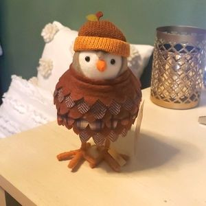 Hyde and Eek featherly friends Jora (Target bird)